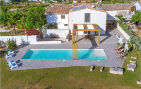 Amazing home in Alcamo with Outdoor swimming pool, WiFi and 3 Bedrooms, Alcamo